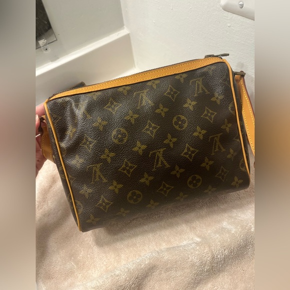 Louis Vuitton Tuileries Crossbody Monogram - Picture 8 of 17